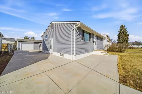 Exterior - 6330 Ledgebrook Dr, Brook Park, OH 44142 photo 3 of 6