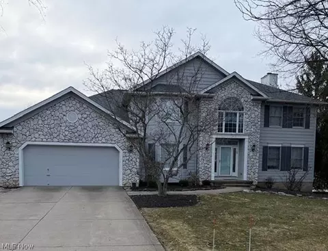 235 E Orange Hill Cir, Orange, OH 44022