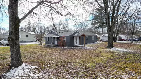 414 Maple Dr, Newton Falls, OH 44444