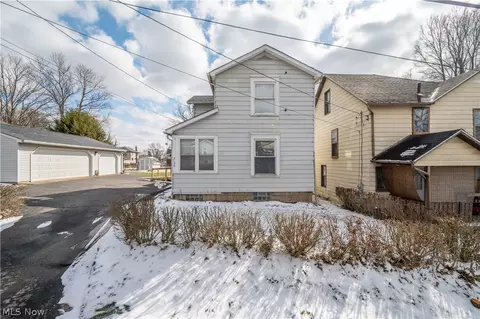 8198 Erie St, Masury, OH 44438