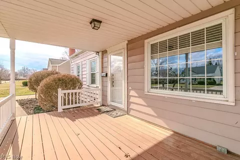 29613 Sylvan Dr, Willowick, OH 44095 photo 2