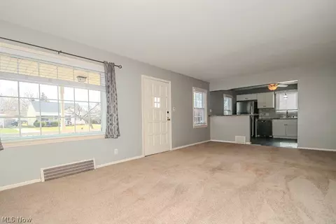 29613 Sylvan Dr, Willowick, OH 44095 photo 8