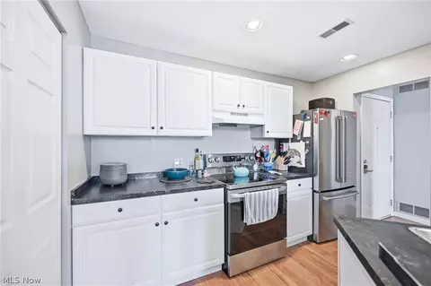 Kitchen - 1183 Red Tail Hawk Dr #5, Boardman, OH 44512 photo 1 of 4