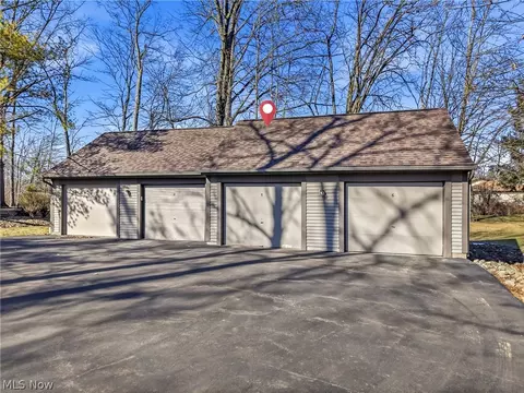 Exterior - 1183 Red Tail Hawk Dr #5, Boardman, OH 44512 photo 5 of 9