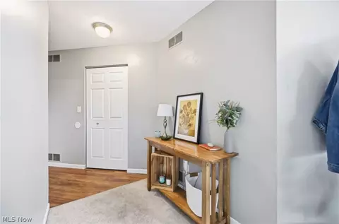 Entry Way - 1183 Red Tail Hawk Dr #5, Boardman, OH 44512 photo 1 of 1