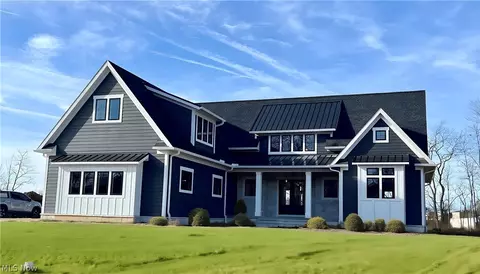 855 Club Dr W, Aurora, OH 44202