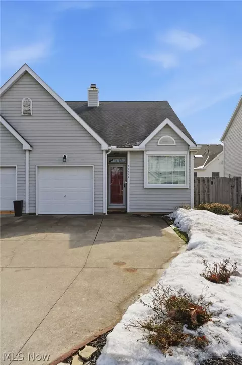 23265 Wainwright Ter, Olmsted Falls, OH 44138