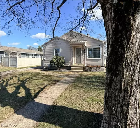 1512 Pine St, Zanesville, OH 43701
