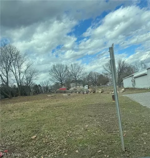 44972 Crestview Rd, Columbiana, OH 44408