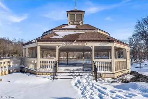 57 Riverside Dr, Berea, OH 44017 photo 43