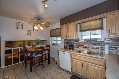 423 E Decker Dr, Seven Hills, OH 44131 photo 11