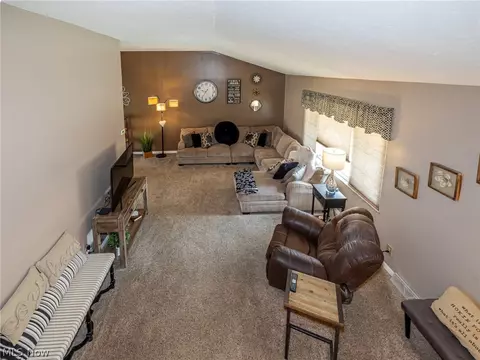 423 E Decker Dr, Seven Hills, OH 44131 photo 8
