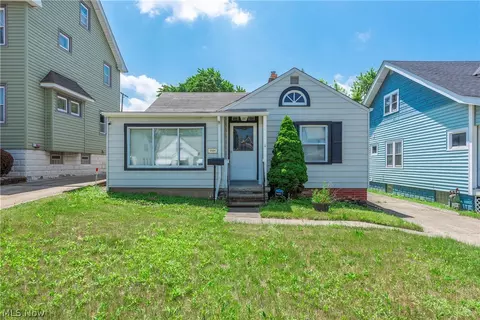 9518 Plymouth Ave, Garfield Heights, OH 44125