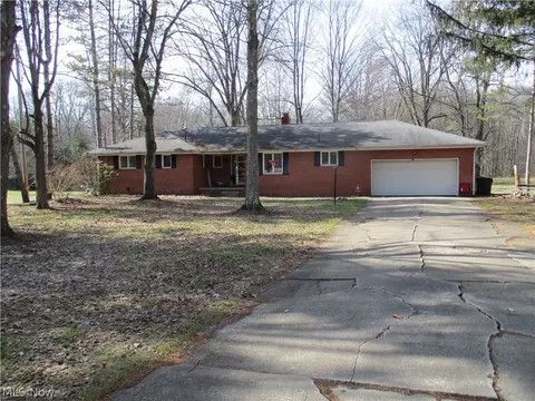 256 Warner Rd, Hubbard, OH 44425