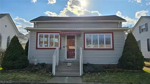 410 Mulberry St, Elizabeth, WV 26143