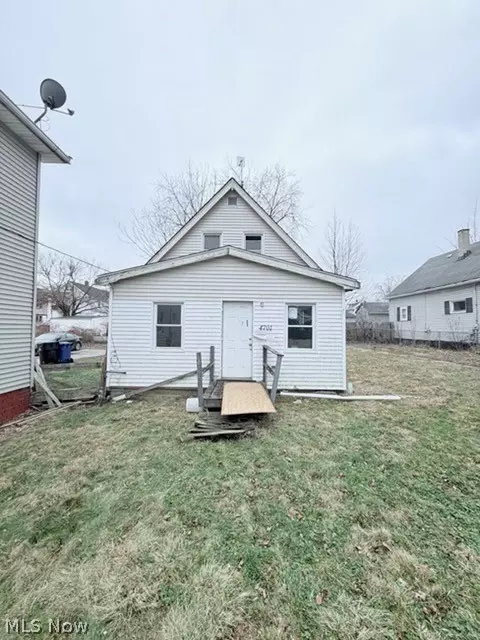 4701 Gifford Ave, Cleveland, OH 44144