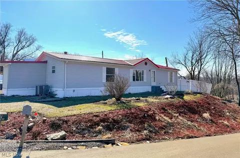 14 Hector Ave, Chester, WV 26034