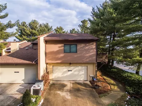 1893 Brookwood Dr, Akron, OH 44313