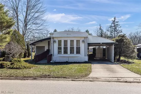 61 Parkway St, Olmsted Twp, OH 44138
