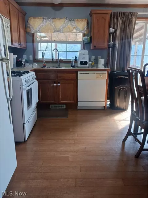 Kitchen - 111 Everson Rd, Belpre, OH 45714 photo 1 of 1