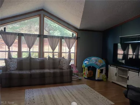 Living - 111 Everson Rd, Belpre, OH 45714 photo 1 of 2