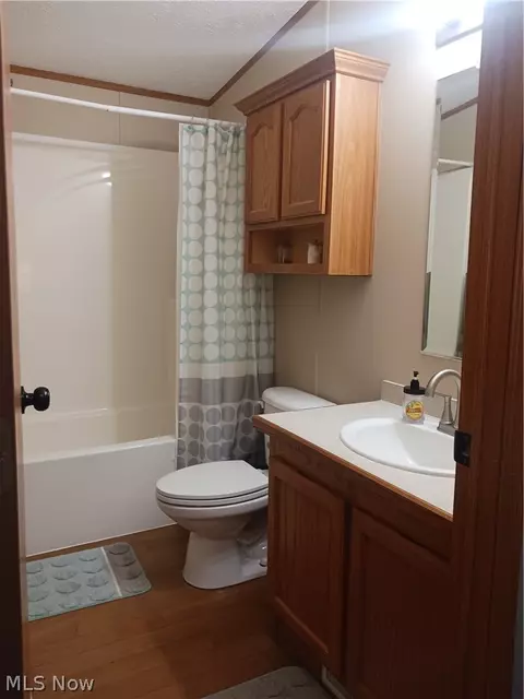 Bath - 111 Everson Rd, Belpre, OH 45714 photo 5 of 5