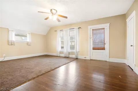 Living - 2112 Iris Ct NW, Canton, OH 44709 photo 3 of 6