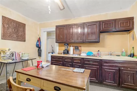Kitchen - 2112 Iris Ct NW, Canton, OH 44709 photo 2 of 2