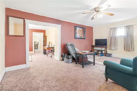 Entry Way - 2112 Iris Ct NW, Canton, OH 44709 photo 1 of 1