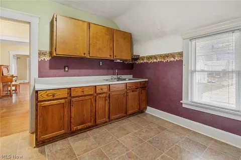 Kitchen - 2112 Iris Ct NW, Canton, OH 44709 photo 1 of 2