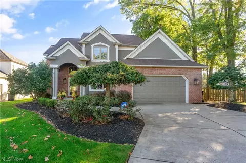 1461 Tori Pines Ct, Canfield, OH 44406