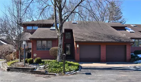 25844 Fairmount Blvd, Beachwood, OH 44122