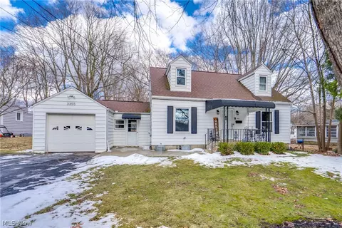 3355 Sycamore Dr, Stow, OH 44224