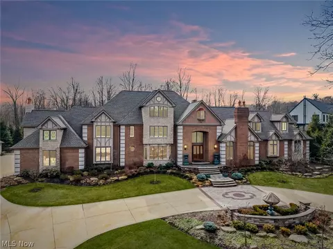 5400 Valley Pkwy, Brecksville, OH 44141