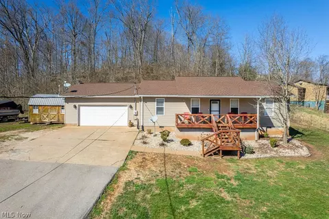 3097 Carpenter Run Rd, Waverly, WV 26184