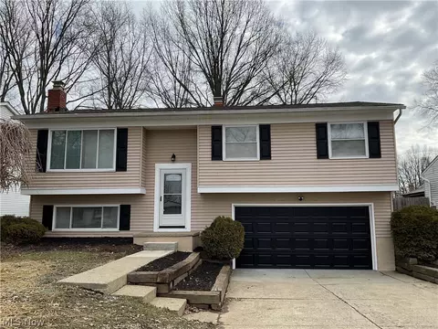541 Howells Ct, Eastlake, OH 44095