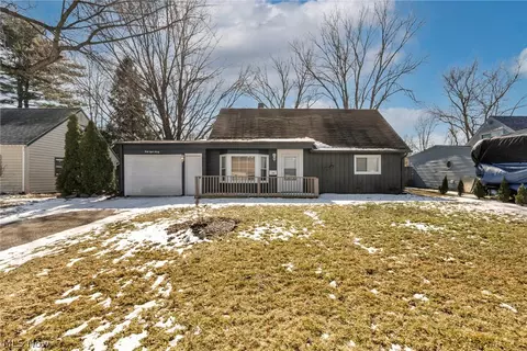 4890 Northwood Dr, Sheffield Lake, OH 44054