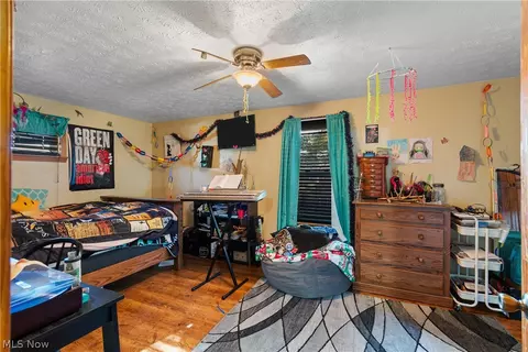 Bedroom - 29395 Beitler Rd, Dennison, OH 44621 photo 1 of 3