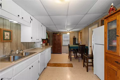 Kitchen - 29395 Beitler Rd, Dennison, OH 44621 photo 4 of 4