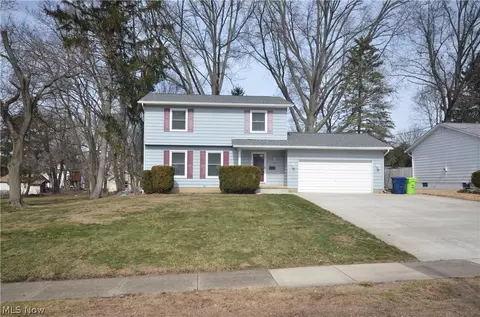 27 E Overdale Dr, Tallmadge, OH 44278