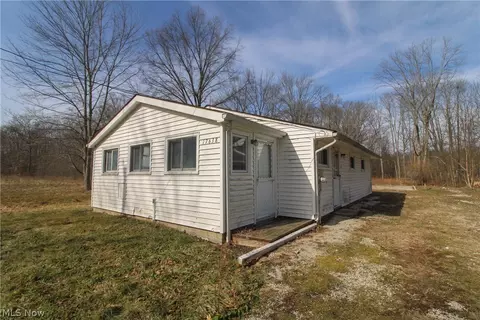 17638 Laurel Ave, Lake Milton, OH 44429