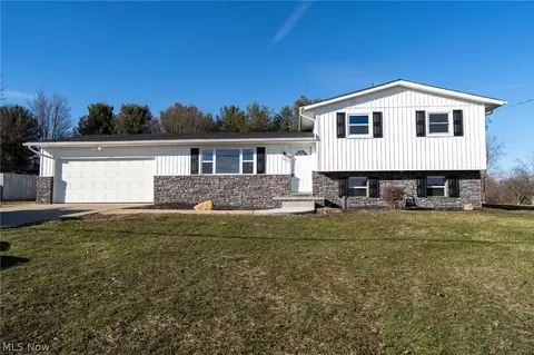 3359 Nimishillen Church Rd NE, Hartville, OH 44632