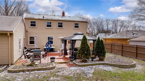 Exterior - 72 Pinehurst Rd, Munroe Falls, OH 44262 photo 7 of 8