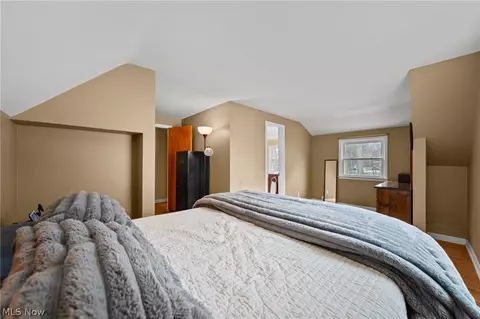 Bedroom - 72 Pinehurst Rd, Munroe Falls, OH 44262 photo 2 of 6
