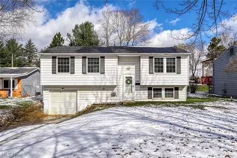 1189 Garth Dr, Kent, OH 44240