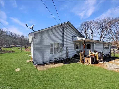 34 Benson Ln, Wellsburg, WV 26070
