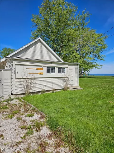 7223 Kenmore Ave, North Kingsville, OH 44068
