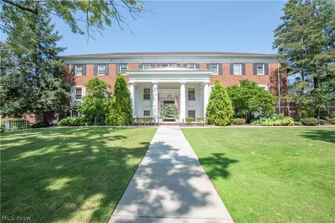 19901 Van Aken Blvd #205, Shaker Heights, OH 44122