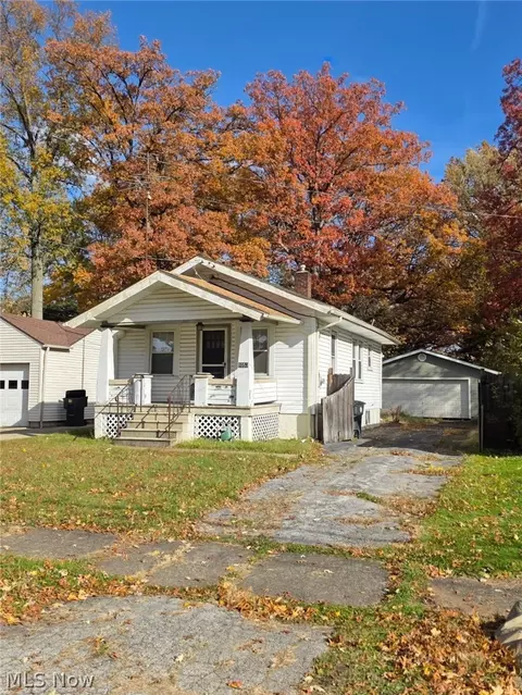 1057 Willard Ave SE, Warren, OH 44484