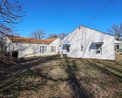 805 Clark St, Elyria, OH 44035 photo 17